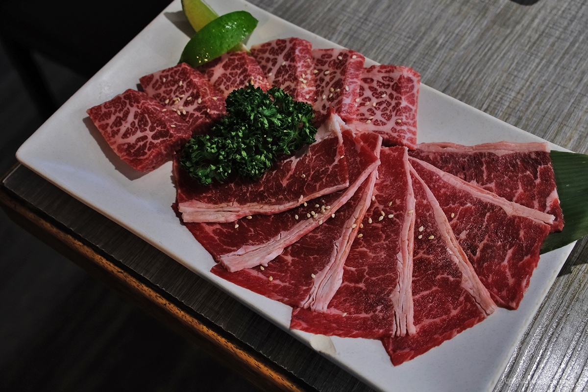 新竹｜柒伍無煙燒肉｜解放雙手 貼心代烤代剝 火烤兩吃吃到飽 新竹平價高質燒肉推薦