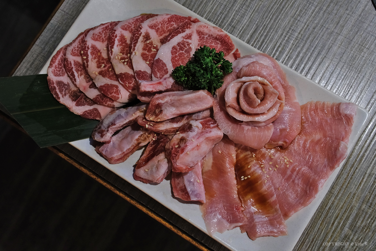 新竹｜柒伍無煙燒肉｜解放雙手 貼心代烤代剝 火烤兩吃吃到飽 新竹平價高質燒肉推薦